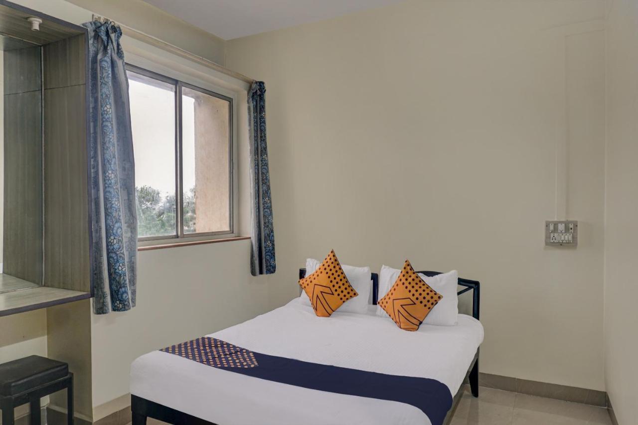 Spot On 74569 Siddhi Hotel 2*