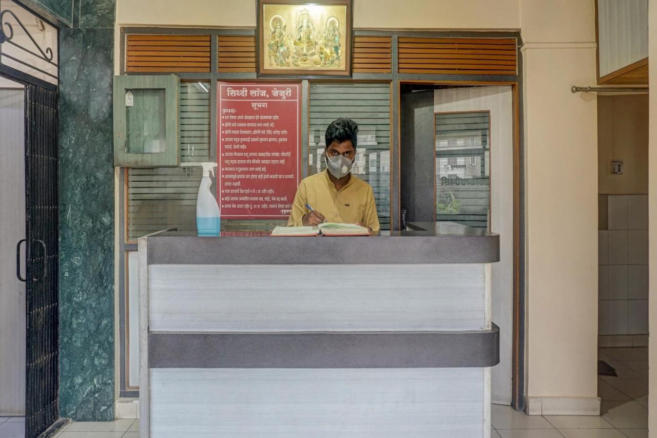 Spot On 74569 Siddhi Hotel