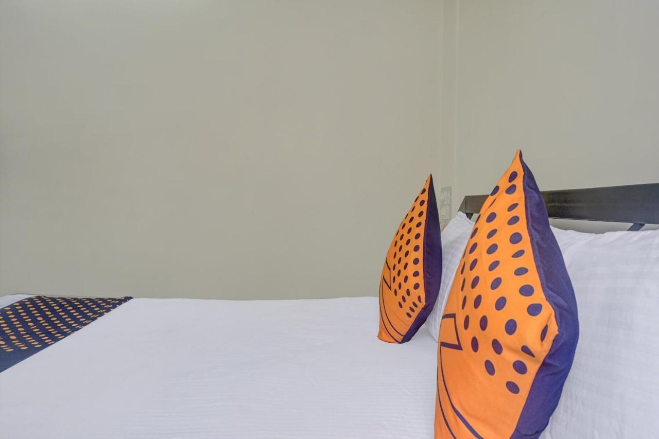 Hotel Spot On 74569 Siddhi Jejuri